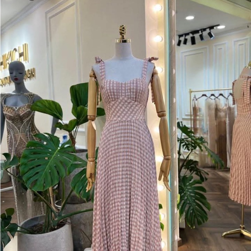 Elegant Pink Checkered Midi Dress